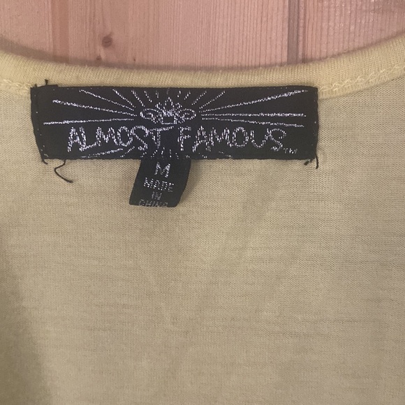 Lightly worn lace top - Picture 2 of 3